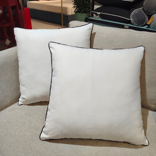 White pillows/GH06.1