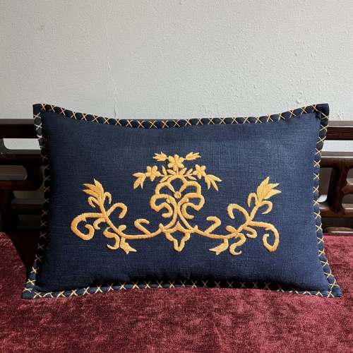 HAND-STITCHED LINEN CUSHION/GLT05