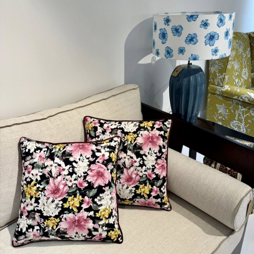 Midnight Bloom pillow/GH01