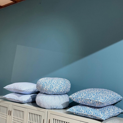 Light Blue Floral pillow/GH01