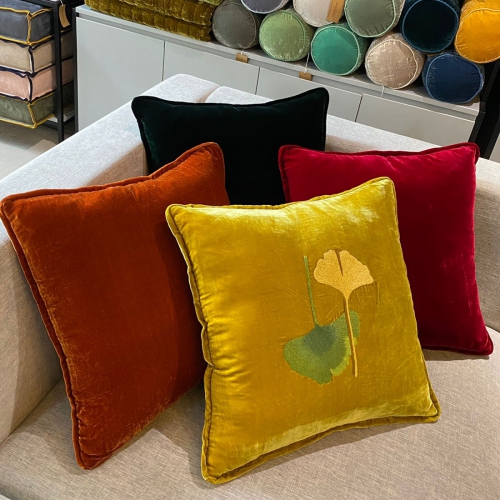 Two-leafs embroidered pillow/GT005